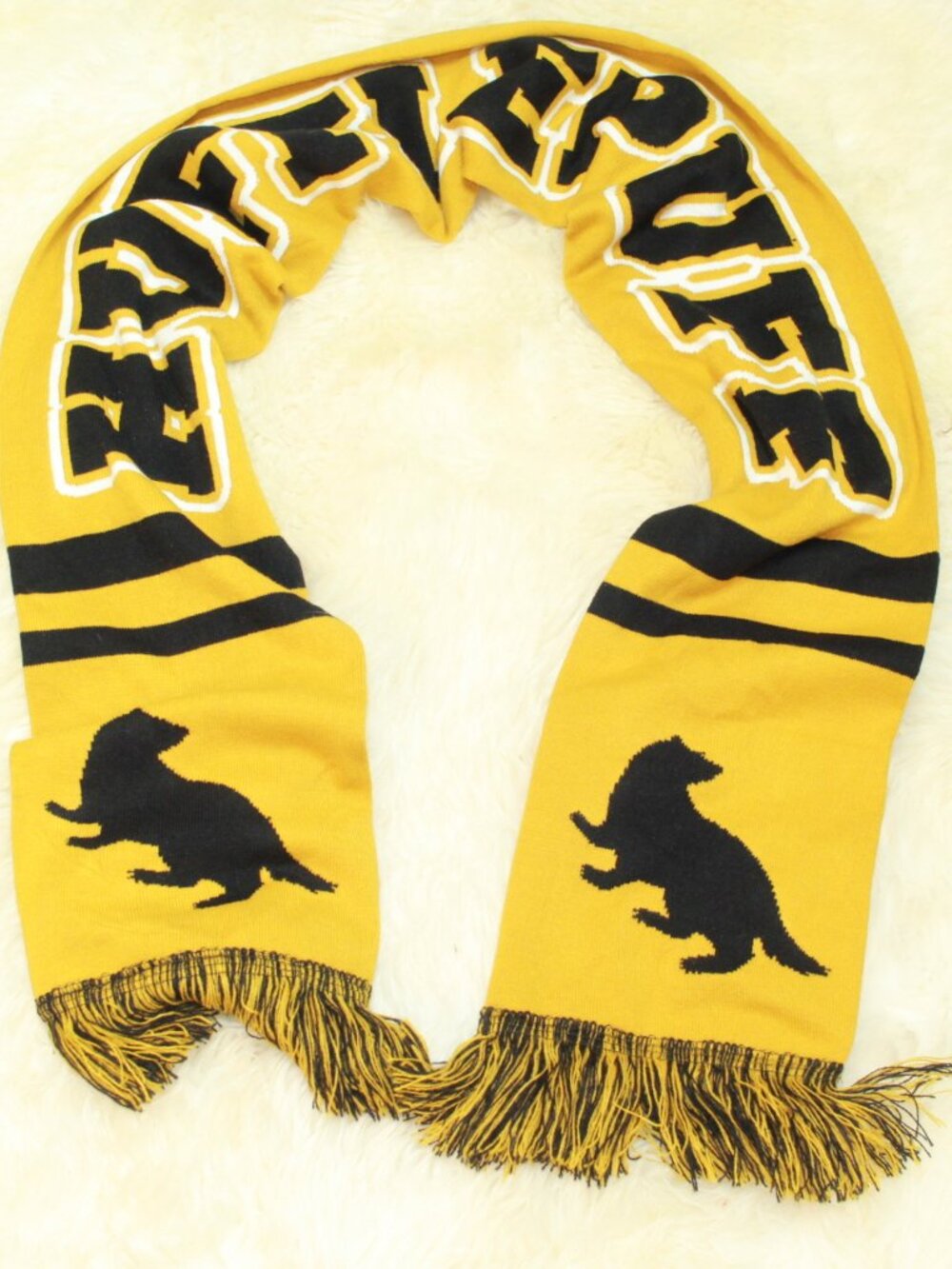 Harry Potter Wizarding World Black Yellow Hufflepuff Knit Fringed 76 Inch Scarf